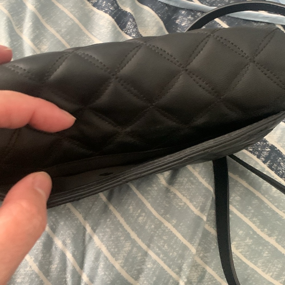 Kate Spade Black Crossbody Clutch Quilted Leather purse with removable strap - Picture 9 of 10